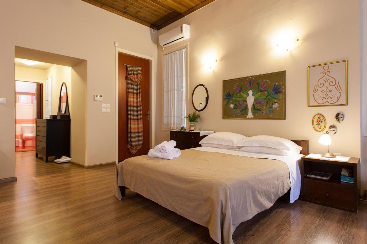 Psyri Neoclassical House With Yard Atenas Exterior foto